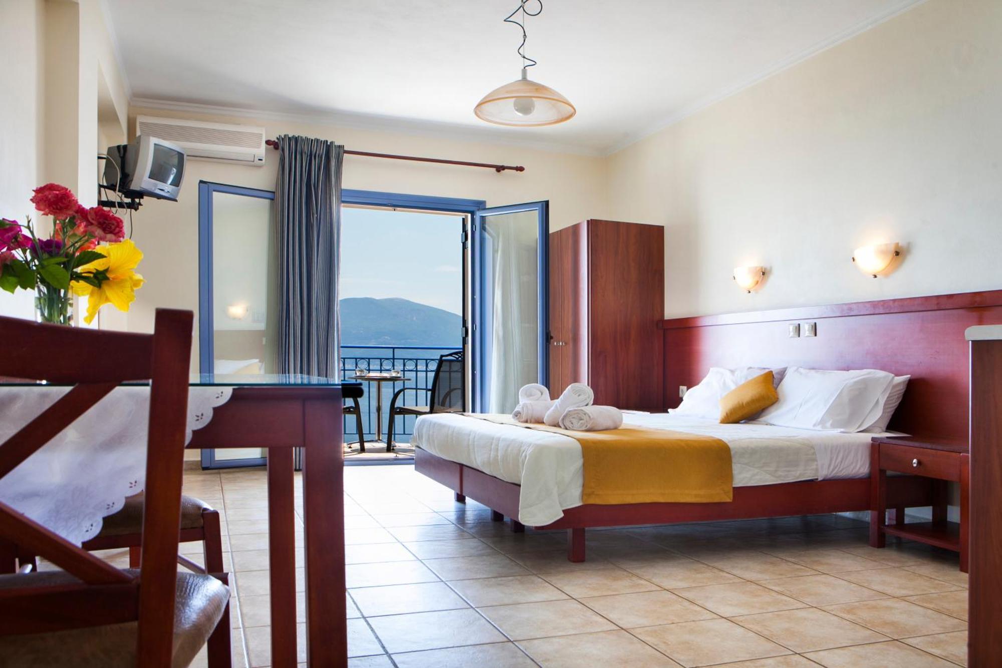 Olive Bay Hotel Agia Efimia Esterno foto
