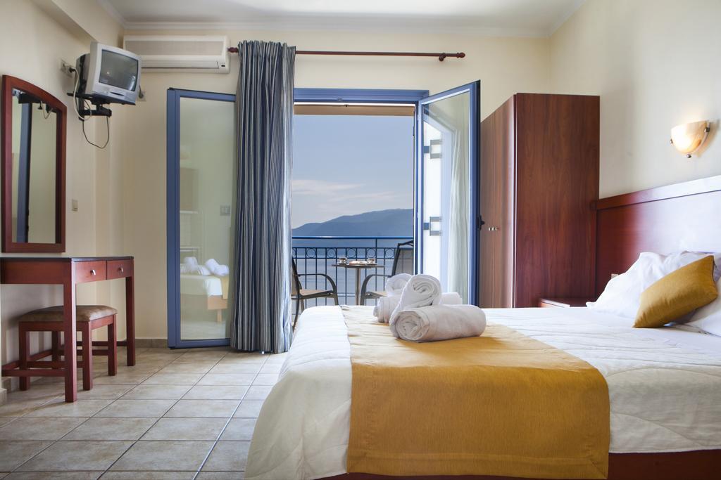 Olive Bay Hotel Agia Efimia Camera foto